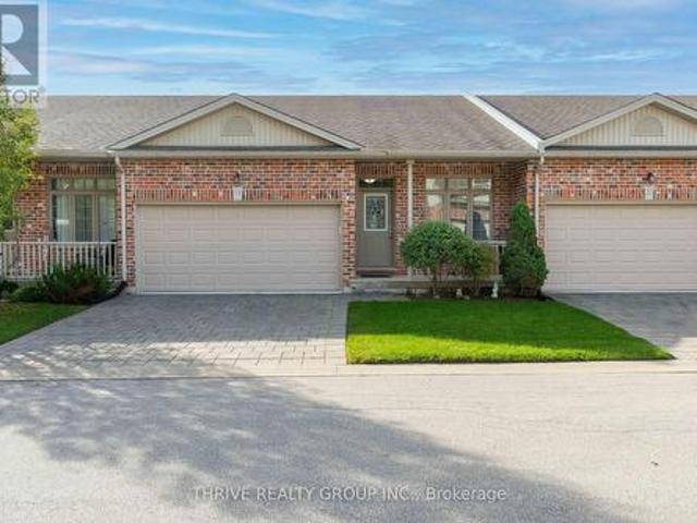 220 Walnut Street, Lucan Biddulph Lucan, ON, N0M 2J0 townhouse for sale | Listing ID X13822 | Royal LePage