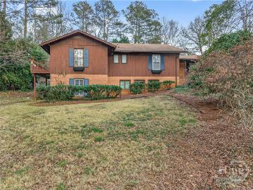 220 Tanglewood Drive