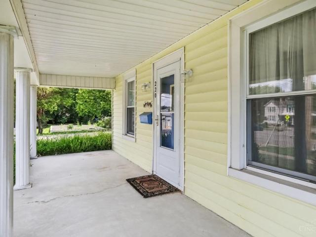 220 Victoria Avenue