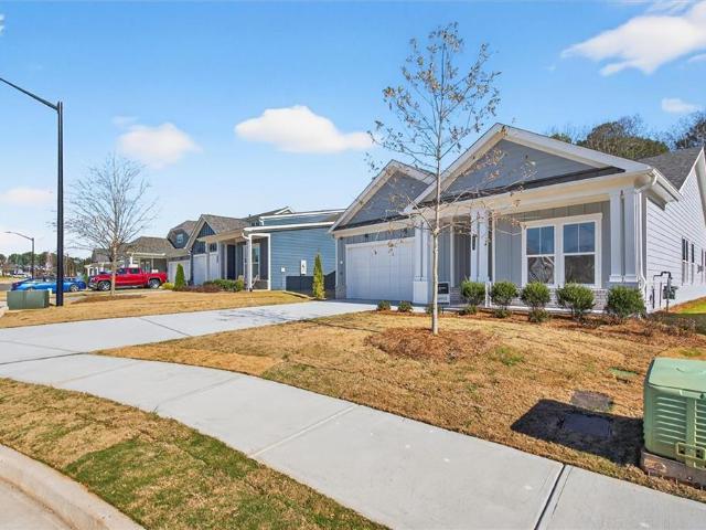 220 Vinca Circle NW