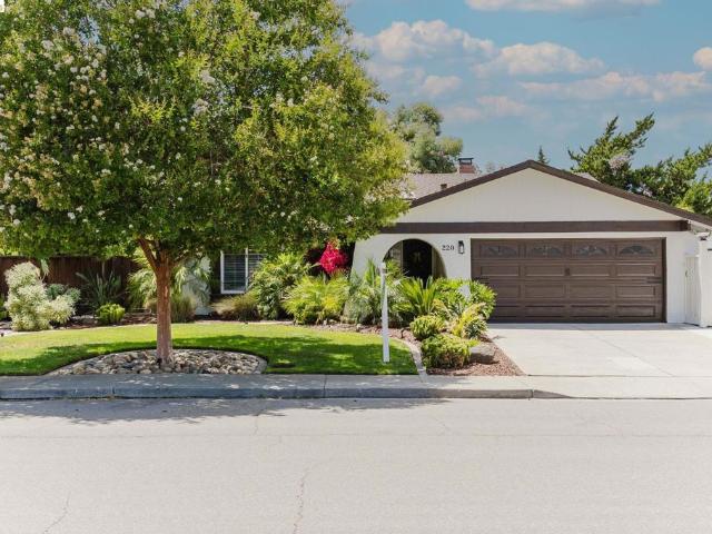 220 Yosemite Dr