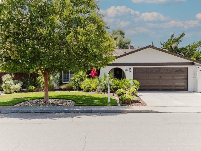 220 Yosemite Dr