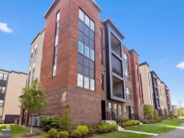 22145 Headwater Terrace # 400