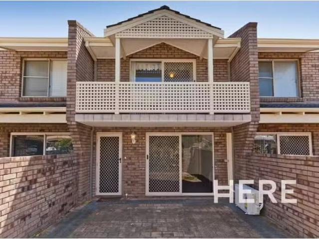 2/214 Carr Place, LEEDERVILLE Townhouse for rent Listed by Me.