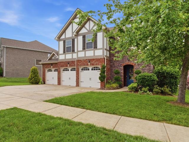 2214 Chaucer Park Ln