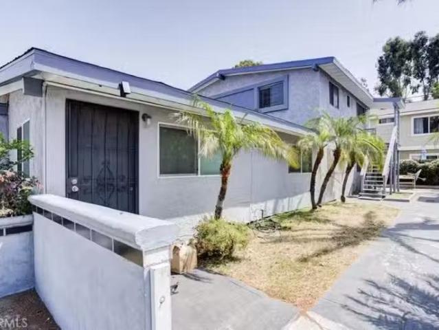 2214 RUTGERS DR, COSTA MESA, CA 92627
