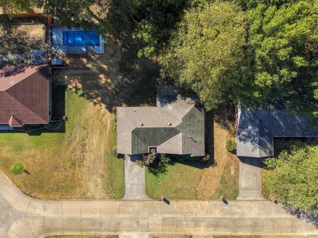 2215 Apache Trail