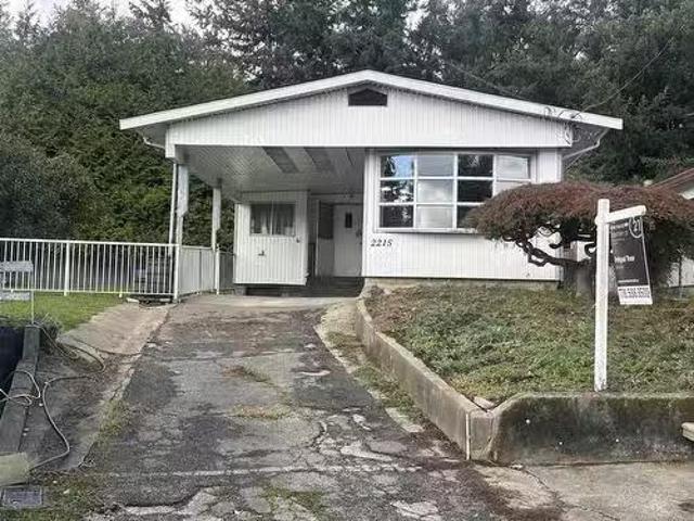 2215 Crystal Court, Abbotsford, BC, V2T 6A7 house for sale.