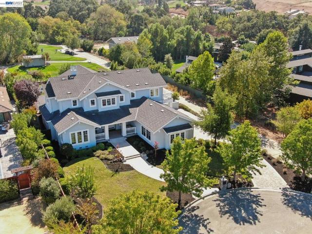 2215 Westbridge Ln