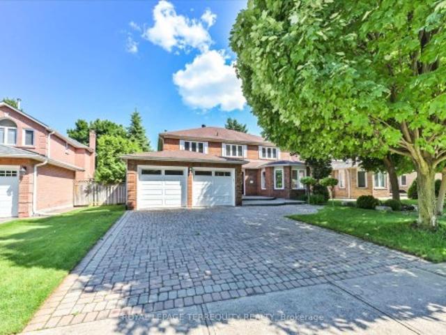 2216 Dunvegan Avenue, Oakville, ON, L6J 6P7 house for sale | Listing ID W13882 | Royal LePage
