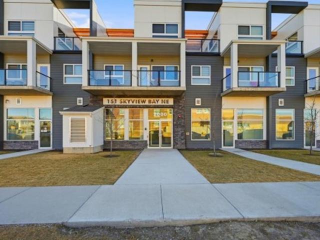 2216 Skyview Bay Ne, Calgary, AB, T3N 1N6 townhouse for sale | Listing ID A2334 | Royal LePage