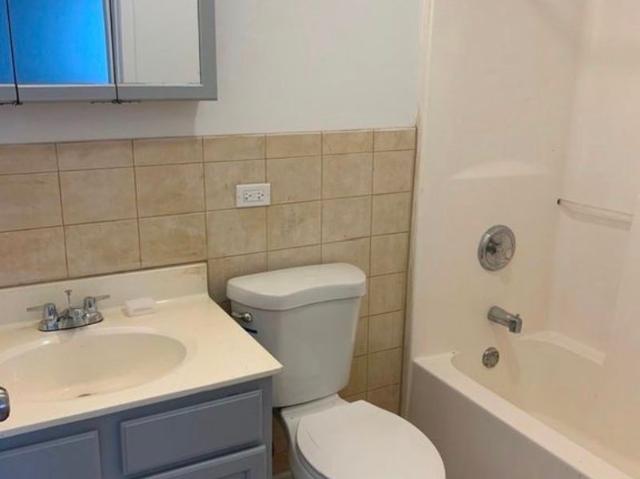 2216 W Adams Street 2, Chicago, US, IL