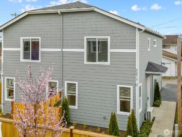 2217 Hoyt Ave, Unit B, Everett, WA 98201 | MLS #2535