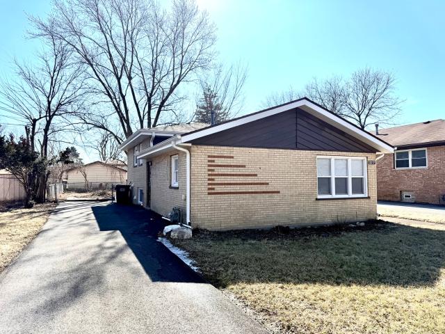 2217 W 156th Place