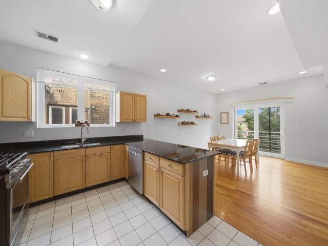 2217 W Farwell Avenue # 4B