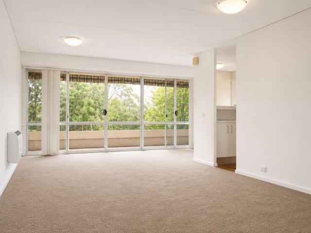 22/18 Currie Cres, Kingston ACT 2604 Apartment For Rent | Domain