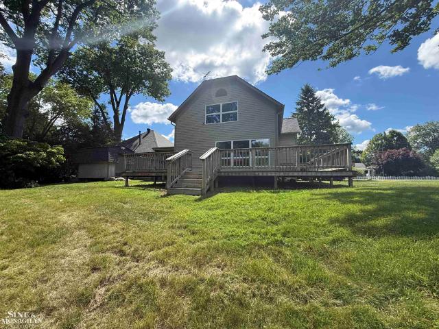 2218 St. Clair Highway