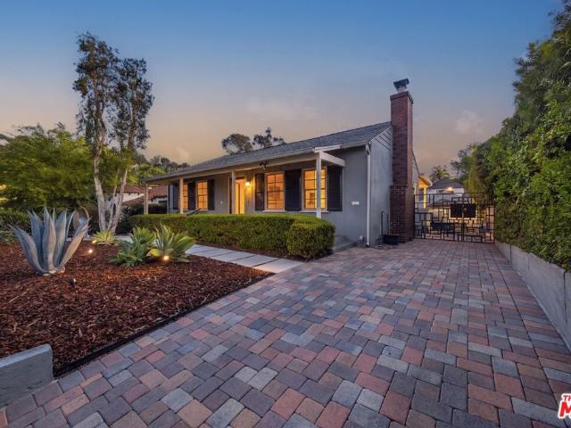 2219 Silver Ridge Avenue