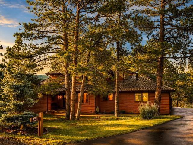 2210 Juniper Court