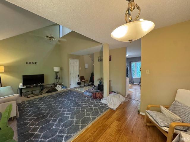 2210 S Laurelwood Circle