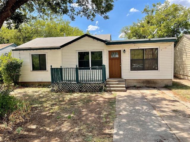 2210 Vine St, 3 beds, 2 full baths