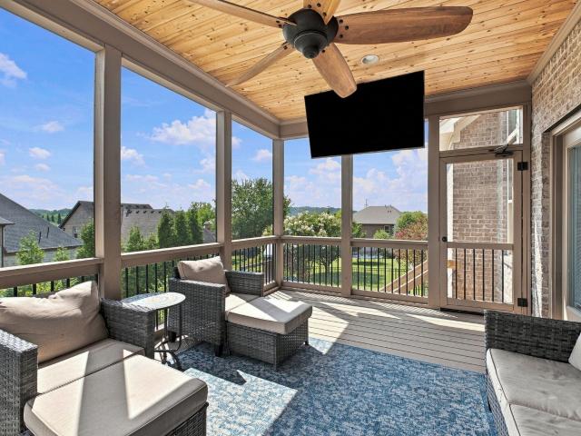 2211 Chantry Place Lane