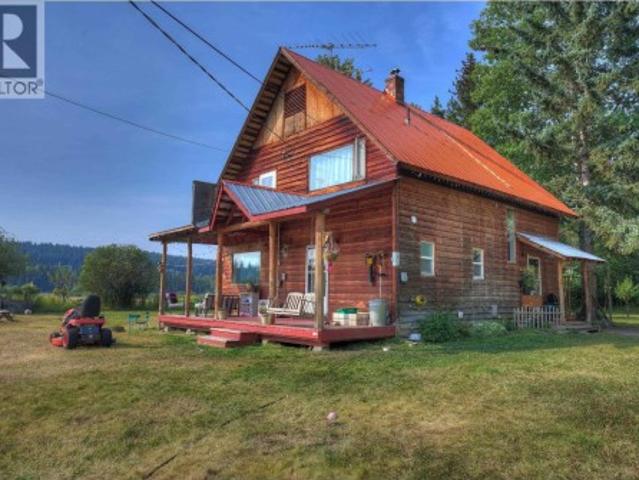 2211 Doyle Road, 150 Mile House, BC, V0K 2G0 house for sale | Listing ID R3159 | Royal LePage