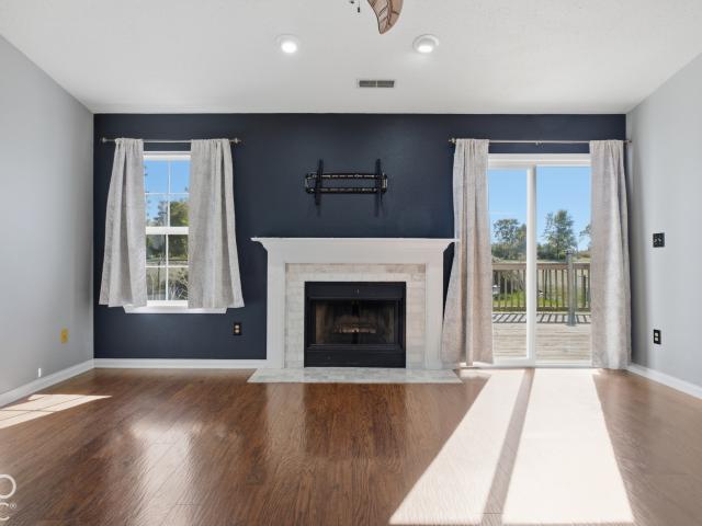2211 W Autumn Lane