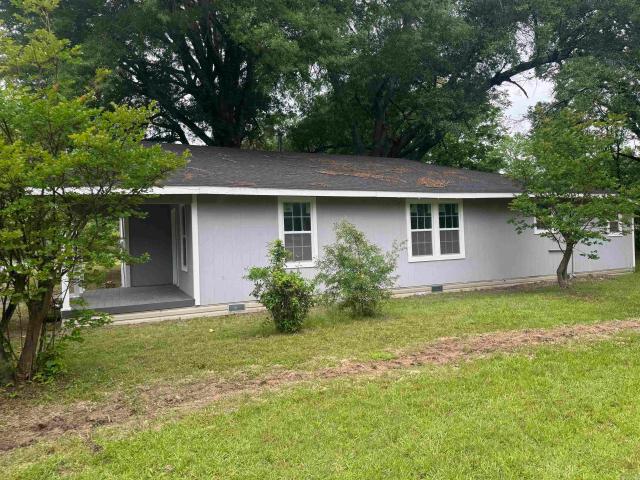 2211 W Saracen