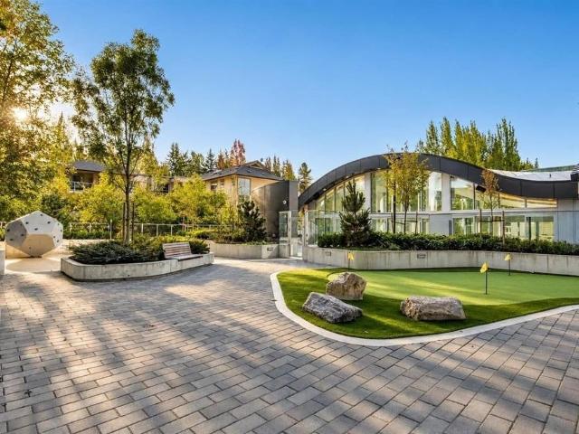 2211 13750 100 Avenue, Surrey