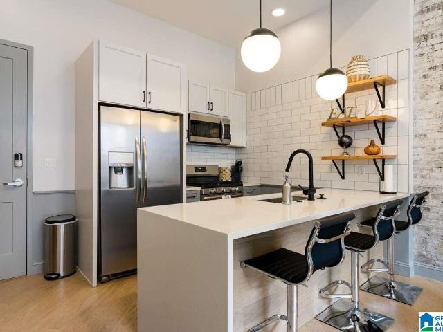 2212 Morris Avenue # 318