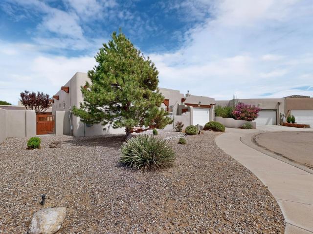 2212 Calle De Silverio SW