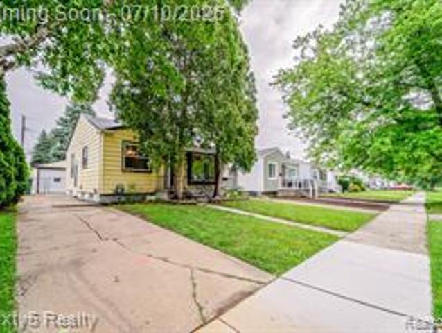 2212 Detroit Avenue