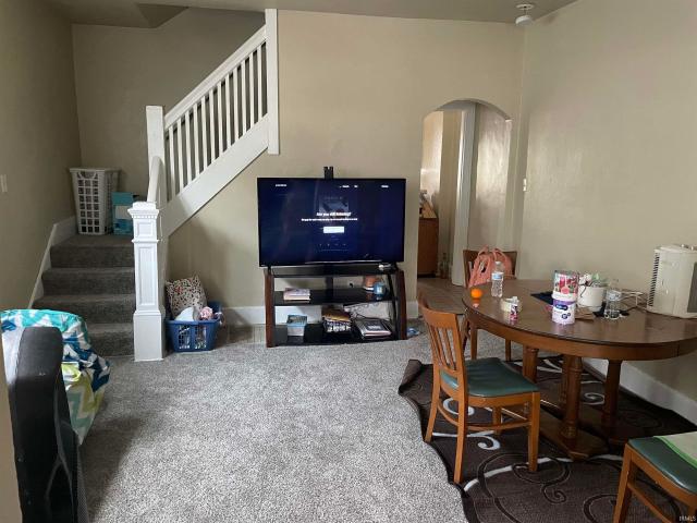 2212 Glen Court