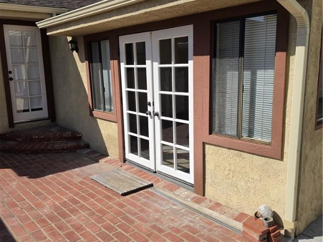 2212 Laurel