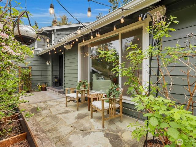 2212 th Avenue NE