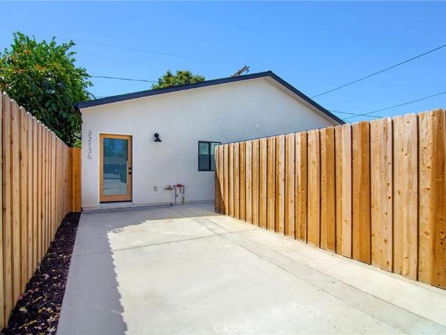 22136 Hart St, 2 beds, 1 full bath