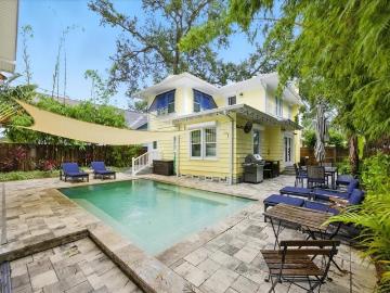 221 13th Avenue NE, St Petersburg, US, FL