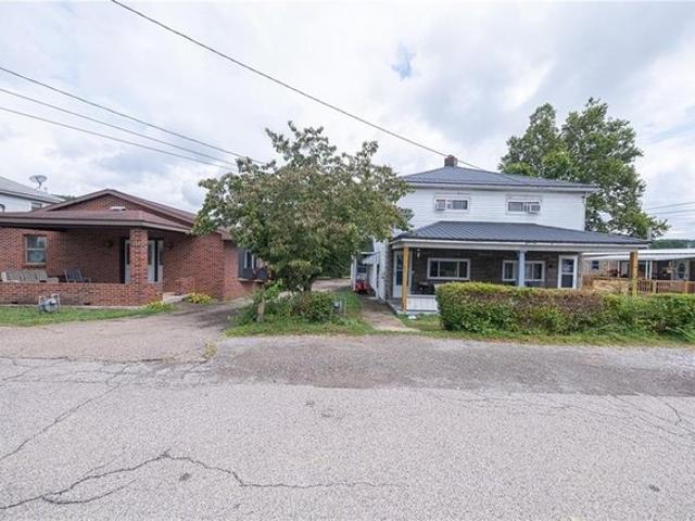 221 227 Spring St, Harwick, PA 15049