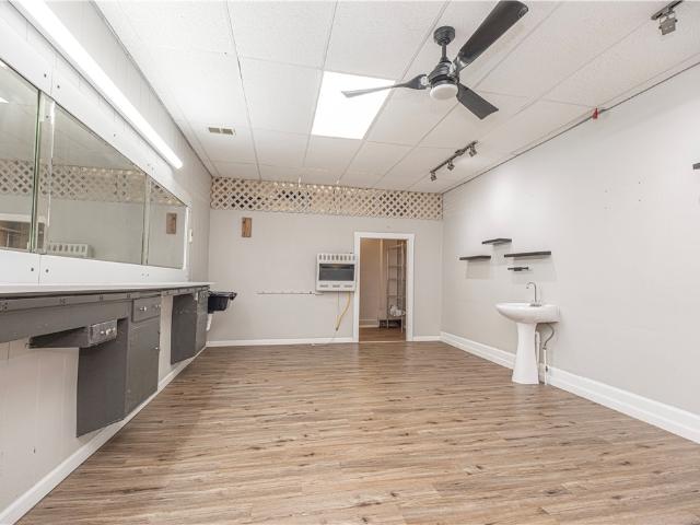 221 5th St