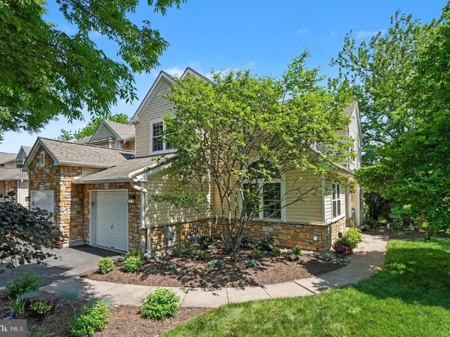 221 Canterbury Court