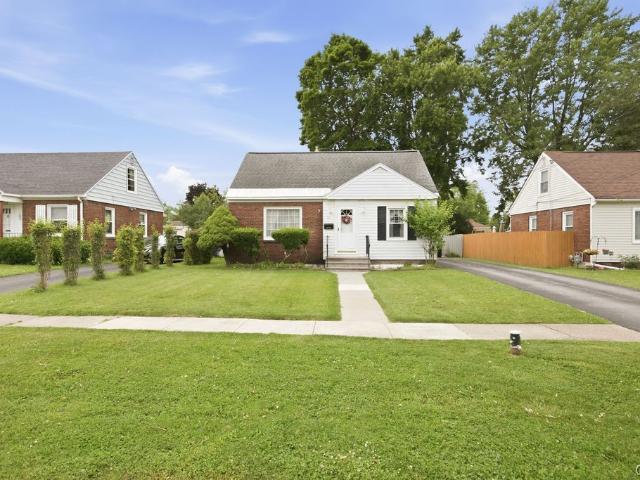 221 Beechwood Avenue