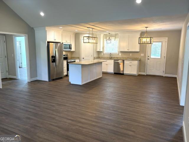 221 Buckingham Parc Circle