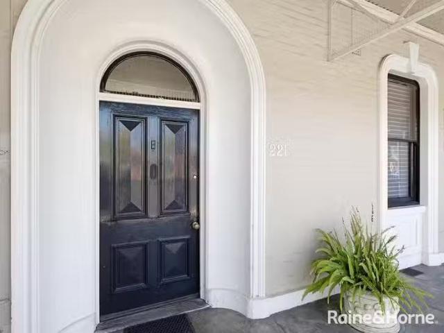 221 George Street, Bathurst, NSW 2795