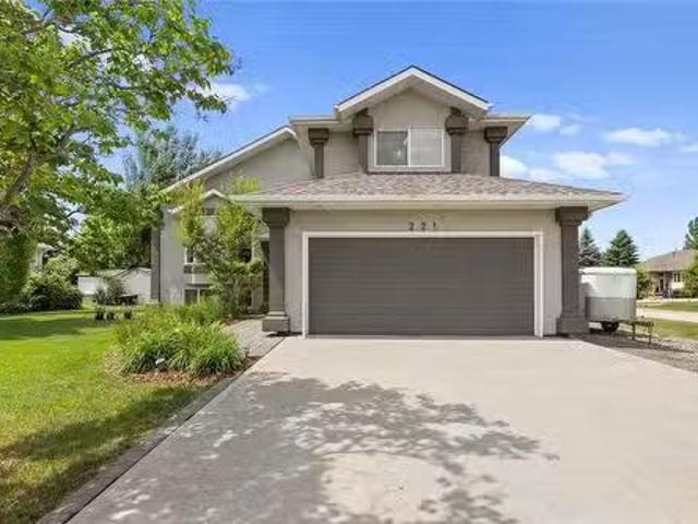 221 Elm Drive, Oakbank, MB, R5N 0L9 house for sale Listing.