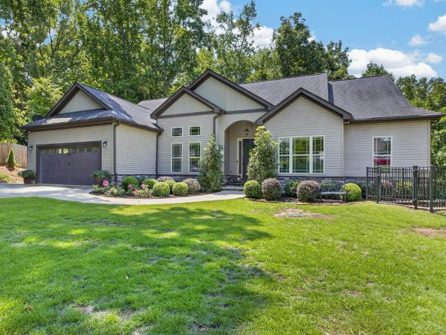 221 Foxhound Road