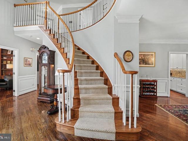 221 Hazeltine Circle