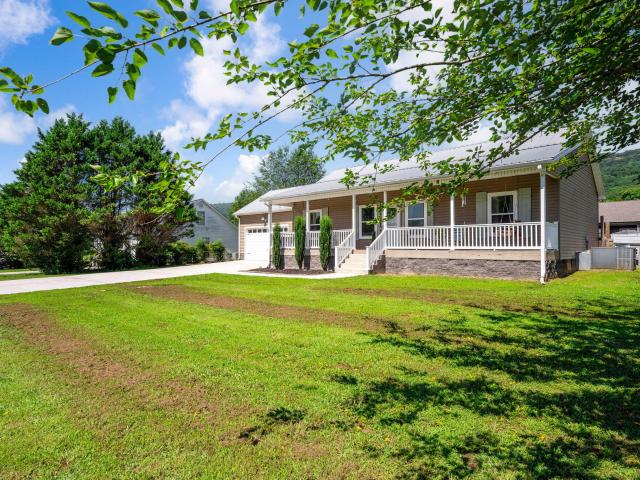 221 Hill Circle