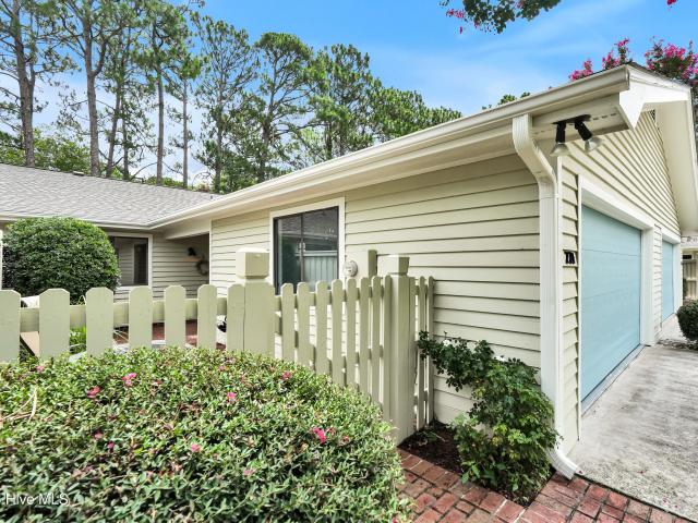 221 Inland Greens Circle