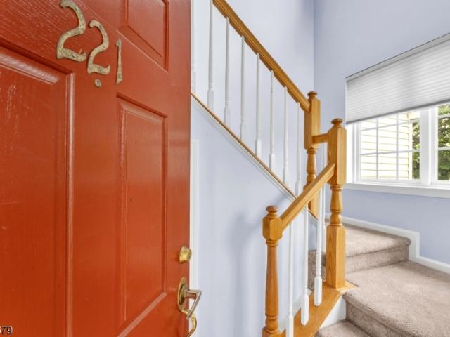 221 Old Farm Dr